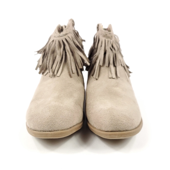 Girls Report Booties! - Picture 3 of 4